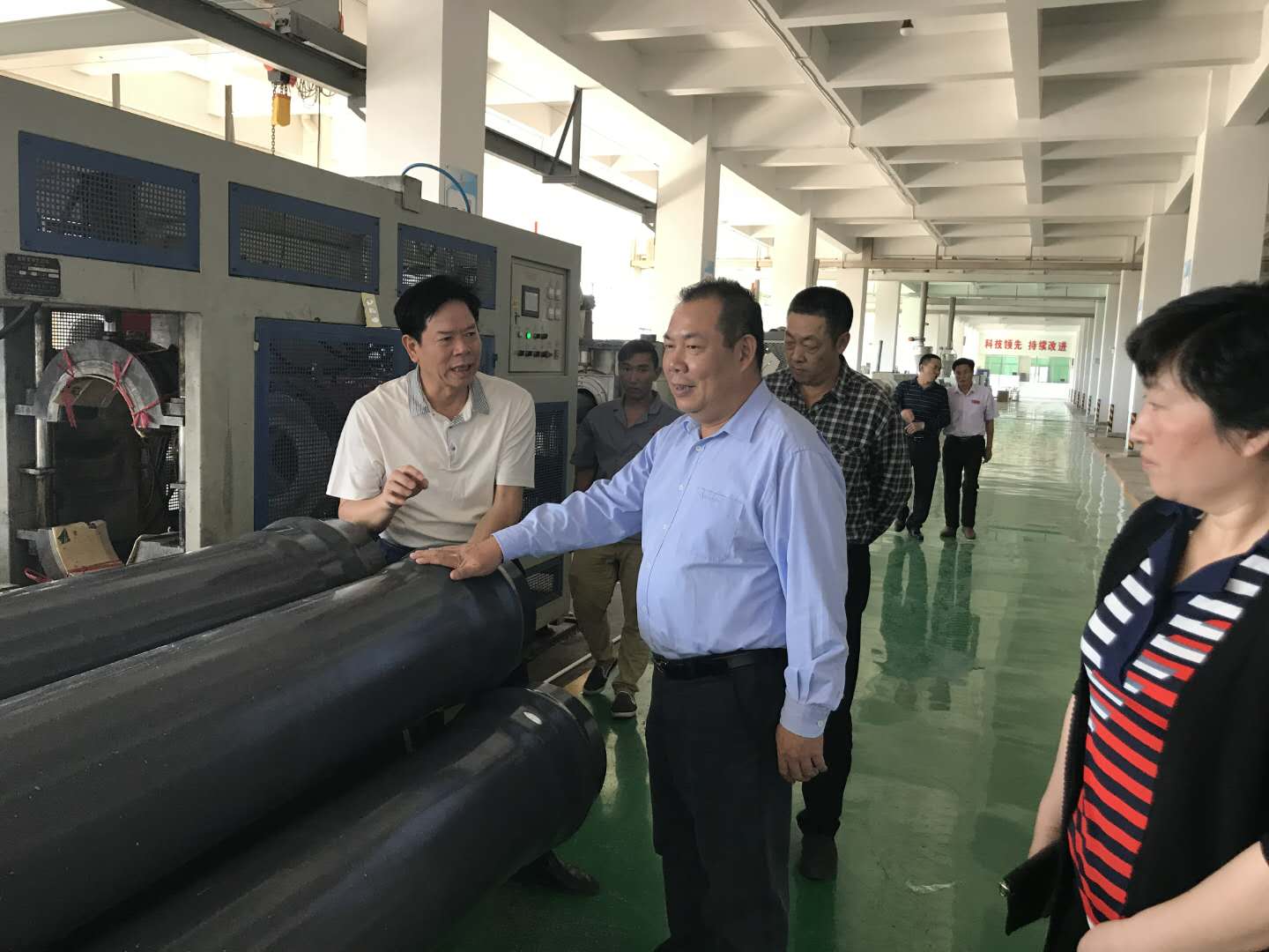 汕頭市人大常委會副主任陳向光帶隊到三凌集團參觀考察